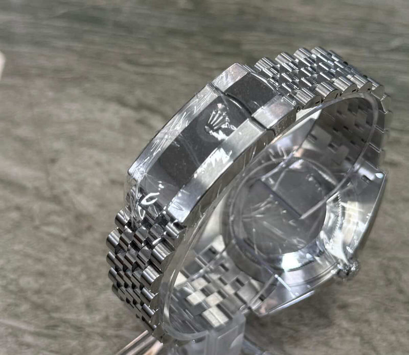 2025 Rolex Datejust Wimbledon Fluted Jubilee Ref. 126334 - Image 4