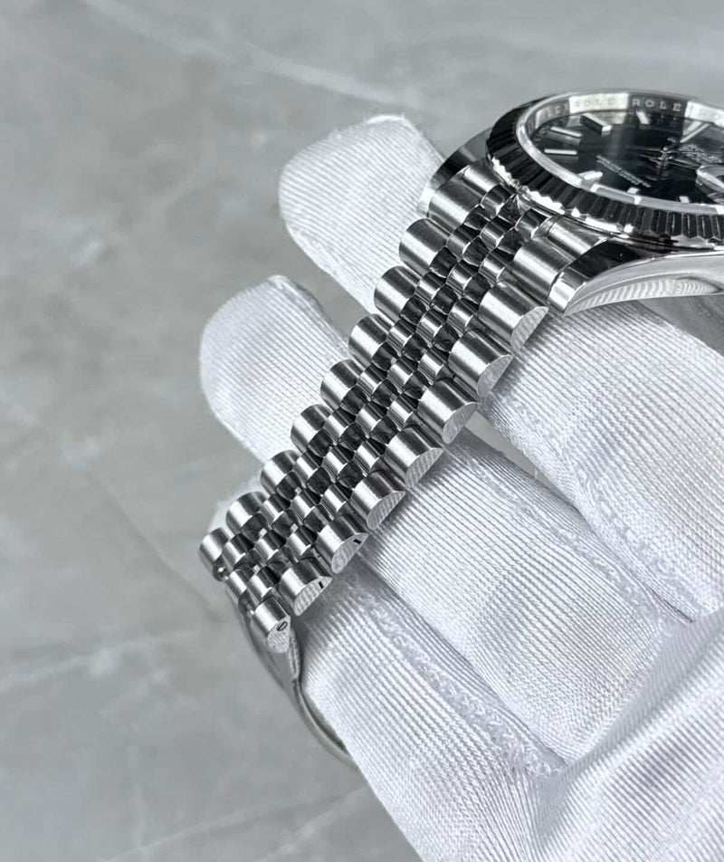 2025 Rolex Datejust 41 Mint Green 126334 - Image 4