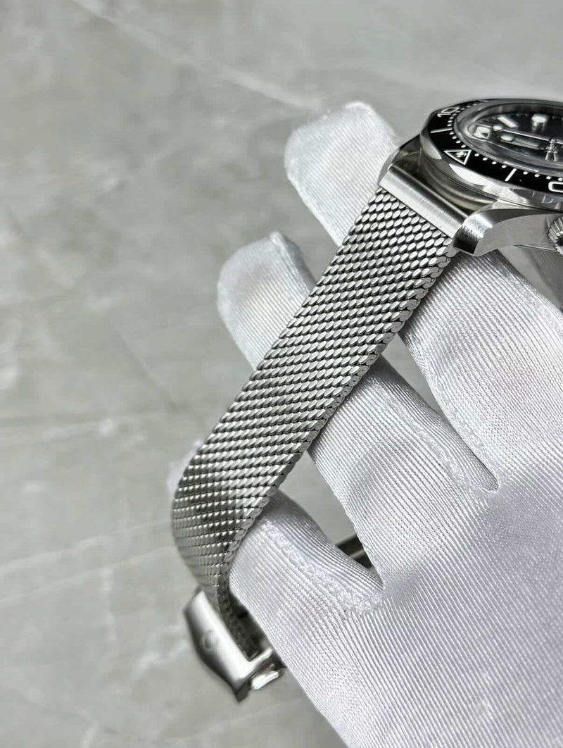 2025 Omega Seamaster 300M Co-Axial 210.32.42.20.01.003 - Image 6