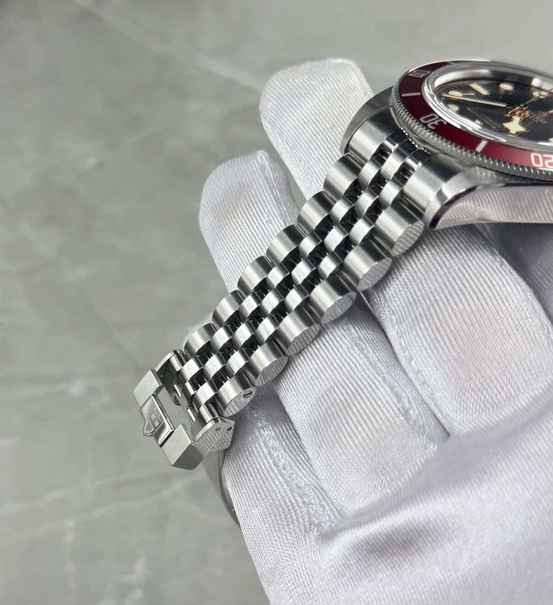 2023 Tudor Black Bay 41 Burgundy Heritage 7941a1a0ru - Image 4
